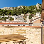 Bed And Terrace Caterina 3*