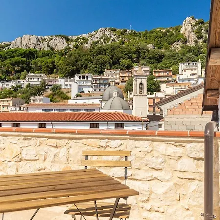 Bed And Terrace Caterina 3*
